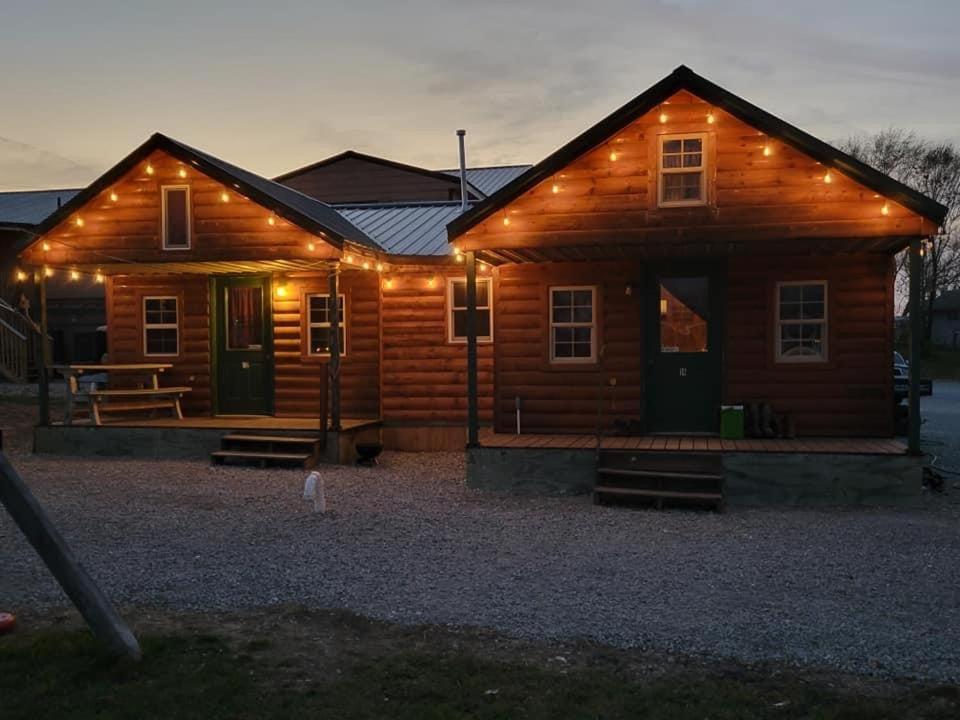 Country Cabins Hotel Chariton Eksteriør billede