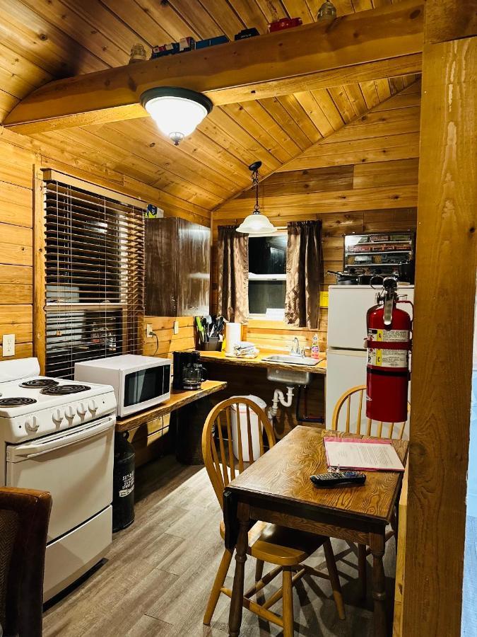 Country Cabins Hotel Chariton Eksteriør billede